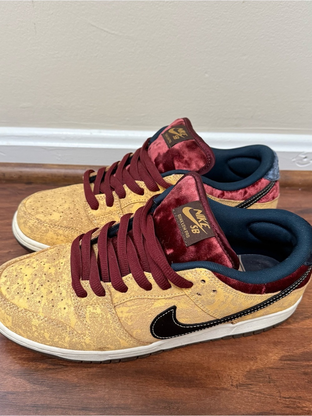 NIKE SB Dunk Low Pro City of Cinema